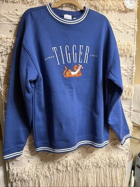 Disney tigger pull over